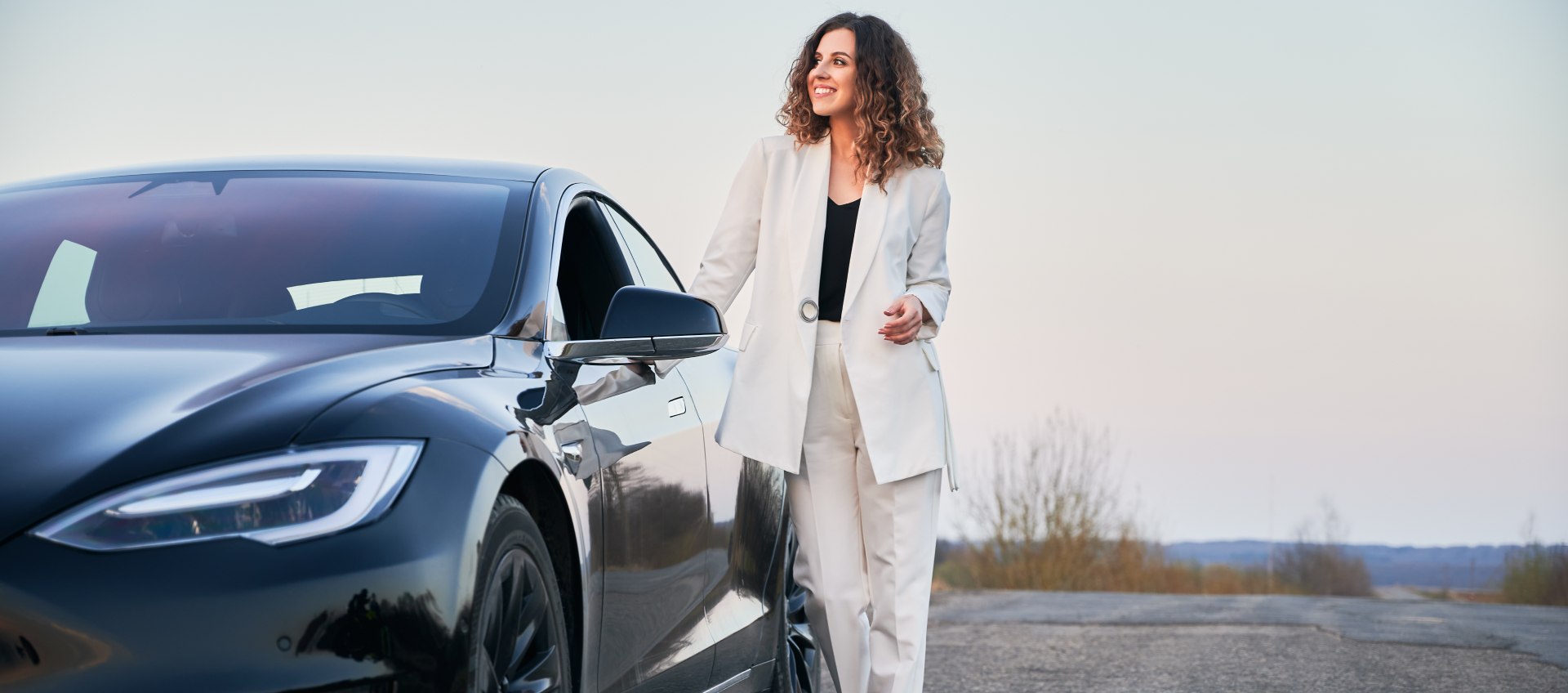 First Avenue 4. Yılına Özel Hayalinizdeki Tesla Sizi Bekliyor!