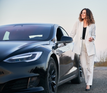 First Avenue 4. Yılına Özel Hayalinizdeki Tesla Sizi Bekliyor!